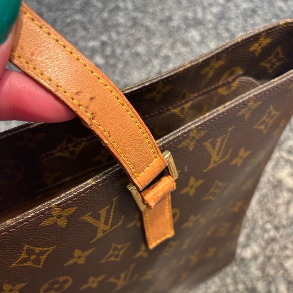 Louis Vuitton Monogram Canvas Luco Tote Bag (AUTHENTIC) - Picture 4 of 12